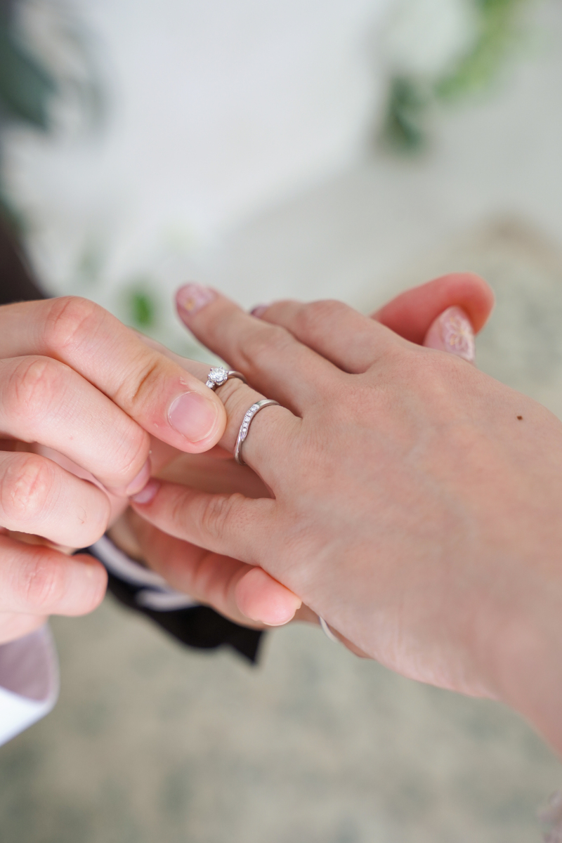 手元のお写真も素敵です。大切な結婚指輪、たくさん写します！