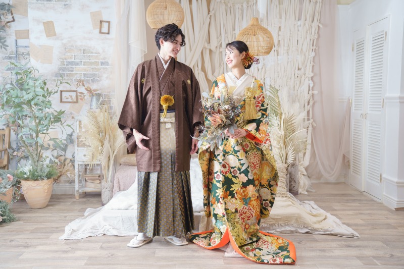 12月末までの撮影限定【スタジオ 衣装2着付き限定プラン】¥69000・ヘアメイク衣装2着30カットデータ付