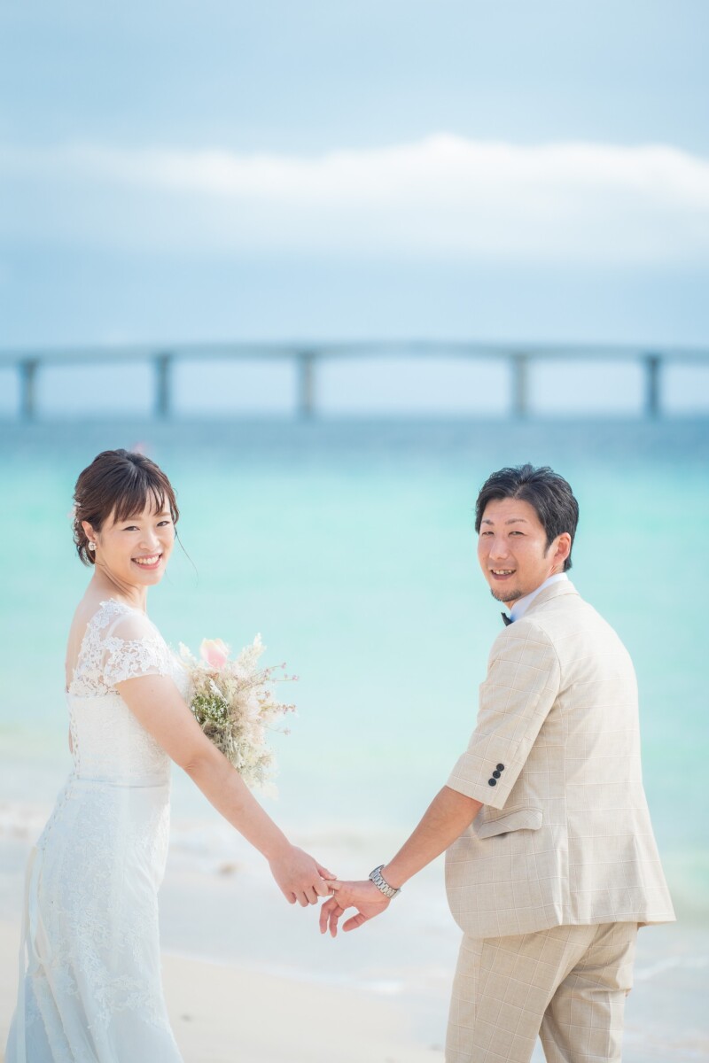 来間大橋をバックに