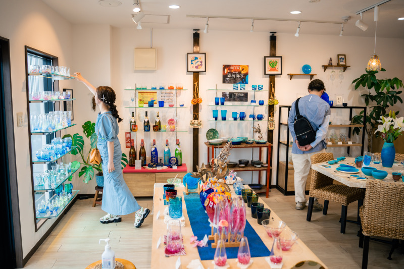 最初の撮影はショッピングから?!