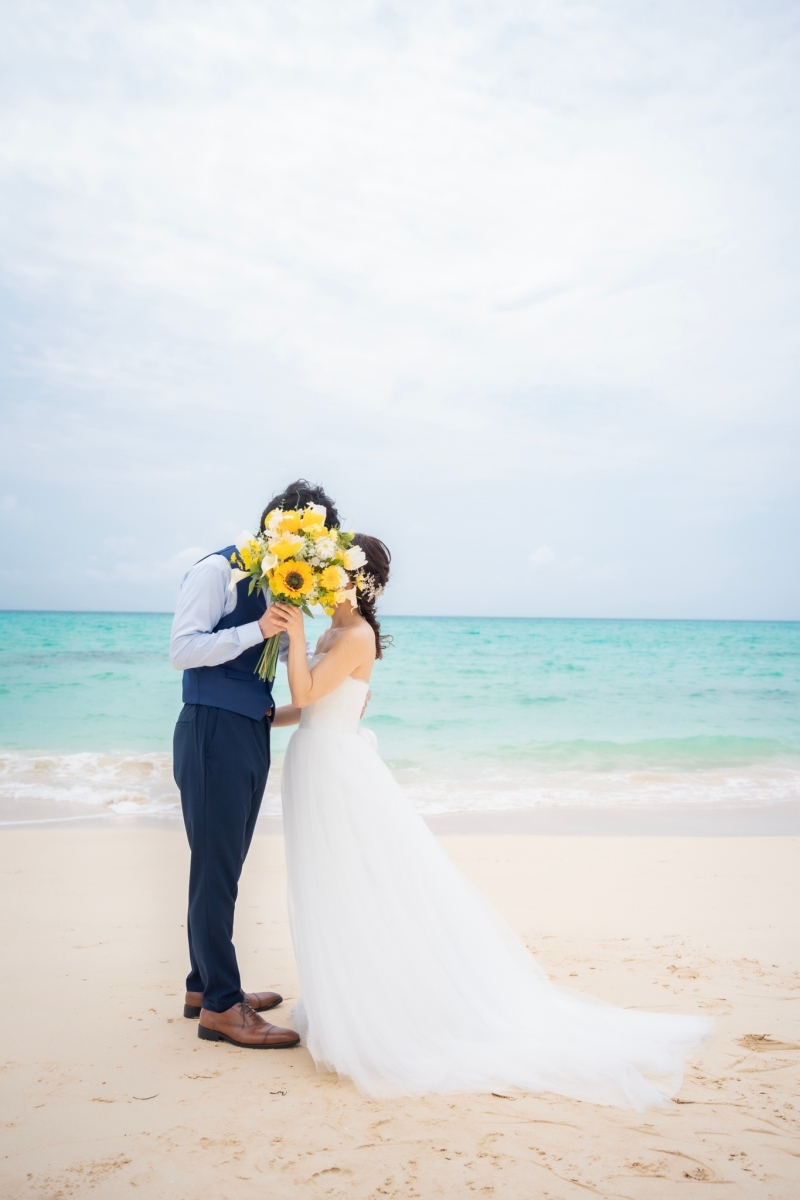 ブーケに隠れてキス♪