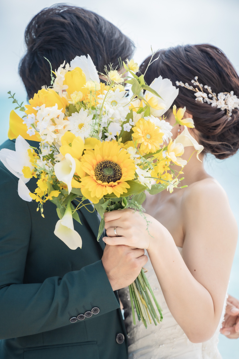 ブーケに隠れてキス♪