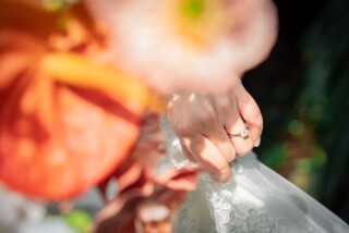 大自然の中で、落ち着いた雰囲気のお二人