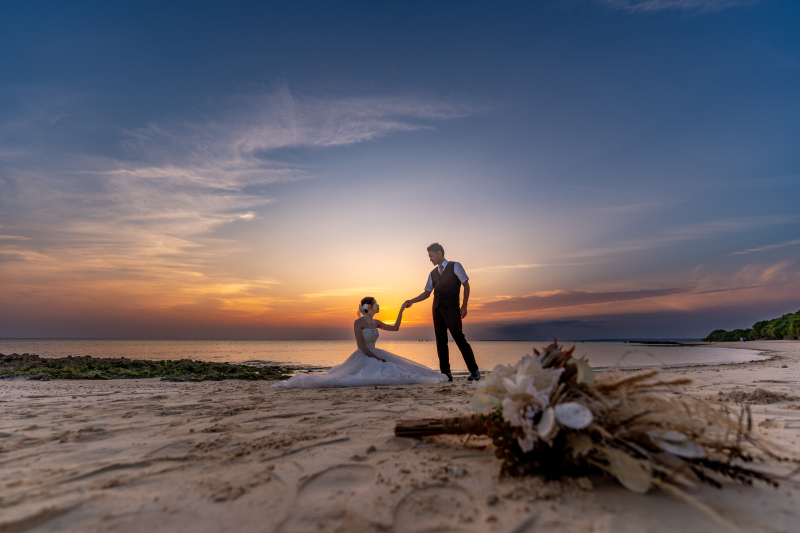 日が落ちゆく空と夕日で・・・