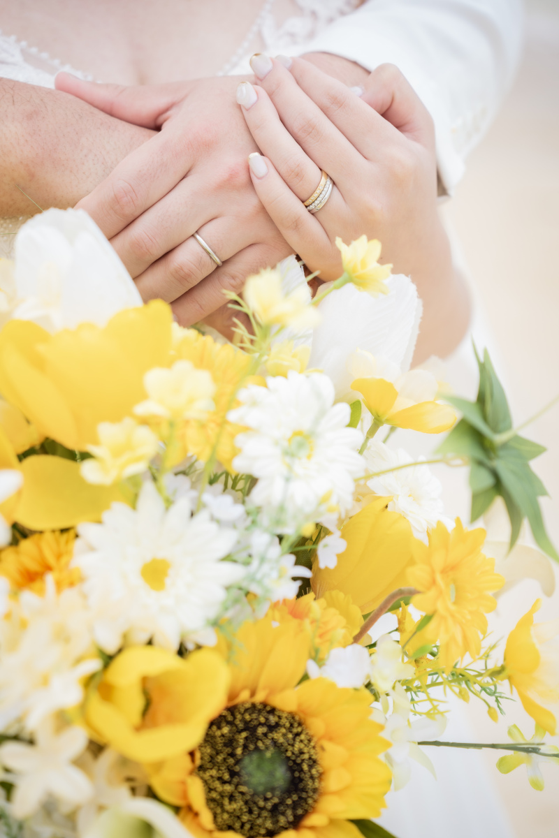 指輪と一緒にブーケをメインに!