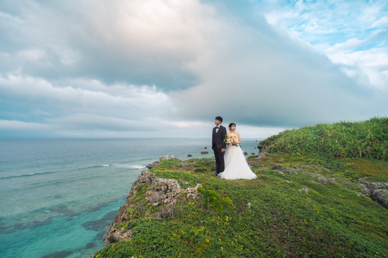 東平安名埼の崖