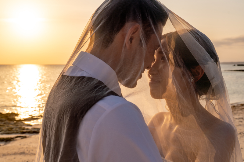 ベールに包まれて