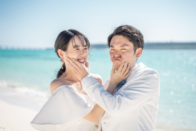 【琉装プラン】琉球衣装(20カット)+ドレス(ビーチ100カット)| 美肌レタッチ込み | 新郎様ヘアセット | 特急7日納品