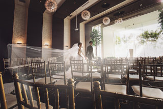 【3月までの申し込み限定！22,000円OFF】ドレス2着｜ロケ＋チャペル｜韓国ドレス選び放題｜アルバム、美肌、痩身レタッチ付き