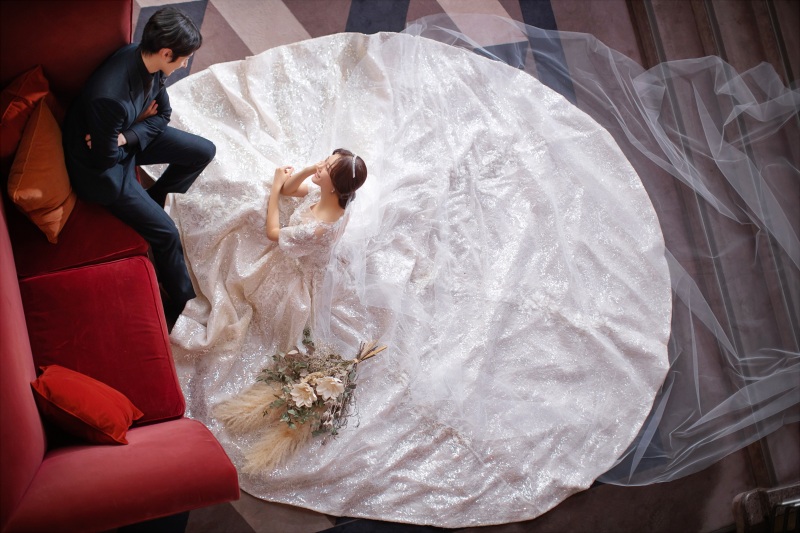 【3月までの申し込み限定！22,000円OFF】ドレス2着｜ロケ＋チャペル｜韓国ドレス選び放題｜アルバム、美肌、痩身レタッチ付き