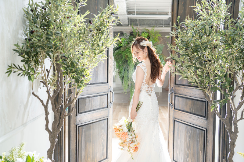 洋装ソロウェディングでおしゃれ撮影