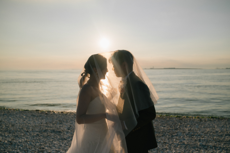 ベールをかぶって、、