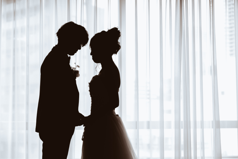 シルエットショットで