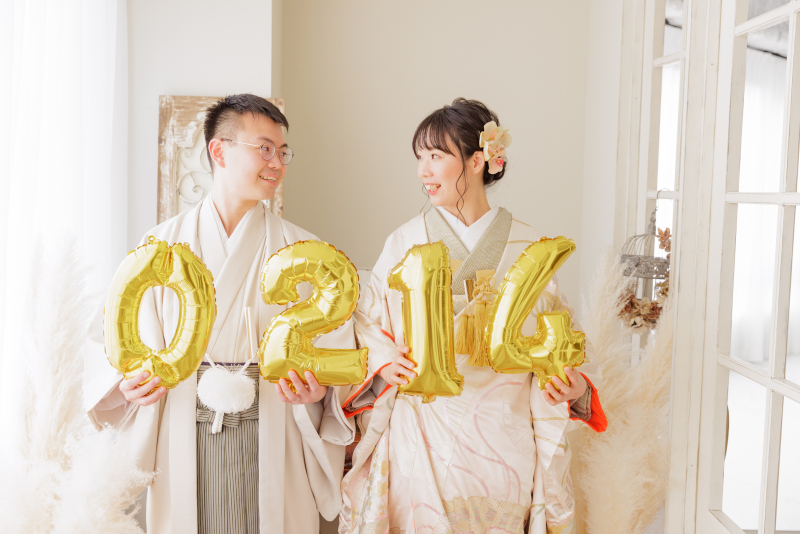 記念日の風船を持って、、