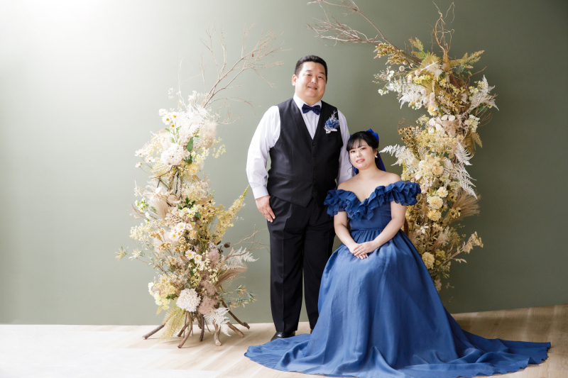 ブルーのドレスで