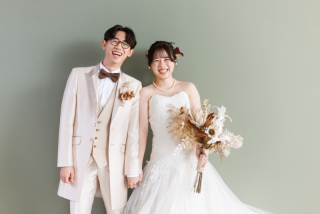 ウェディングドレスも！カラードレスも！洋装2点スタジオ撮影♪