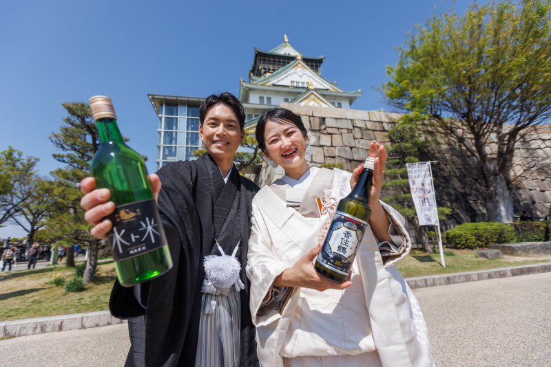 おふたりらしさ全開の乾杯ショット♪