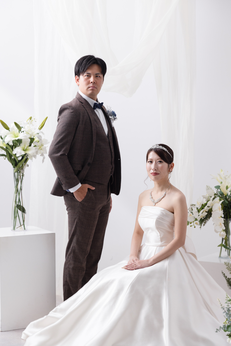 真っ白な背景に