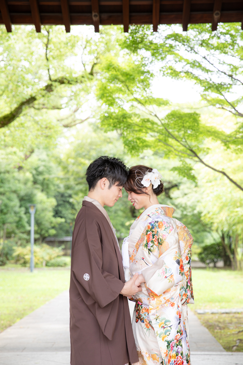 手を取り合い・・・