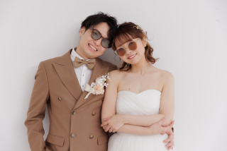 アイテムを使って二人らしさを！和装洋装スタジオ撮影☆