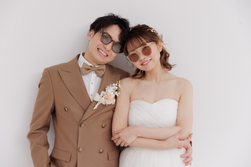 アイテムを使って二人らしさを!和装洋装スタジオ撮影☆