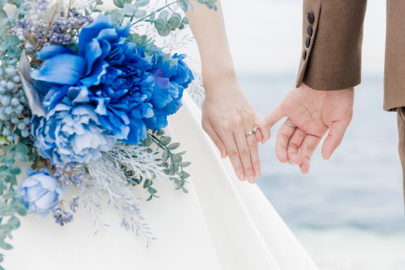 海と指輪がきらめく、幸せの一枚♡