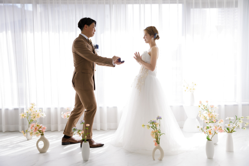 自然光をバックに