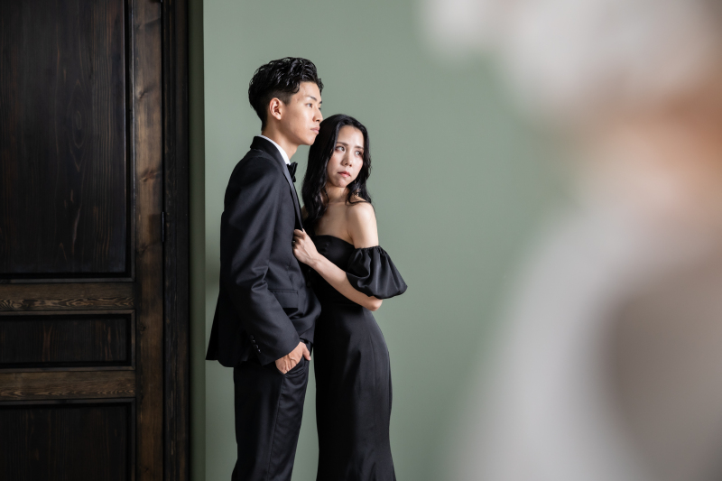 クールな表情で