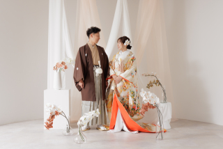 自然光たっぷりのスタジオでウエディングフォト