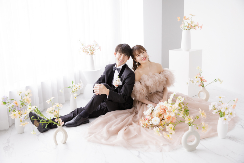 アイテムを使って2人らしい和装洋装スタジオ撮影!