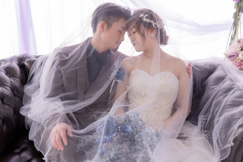 ベールに包まれて