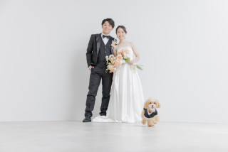 お二人の家族！わんちゃんと一緒に笑顔溢れる撮影を♪