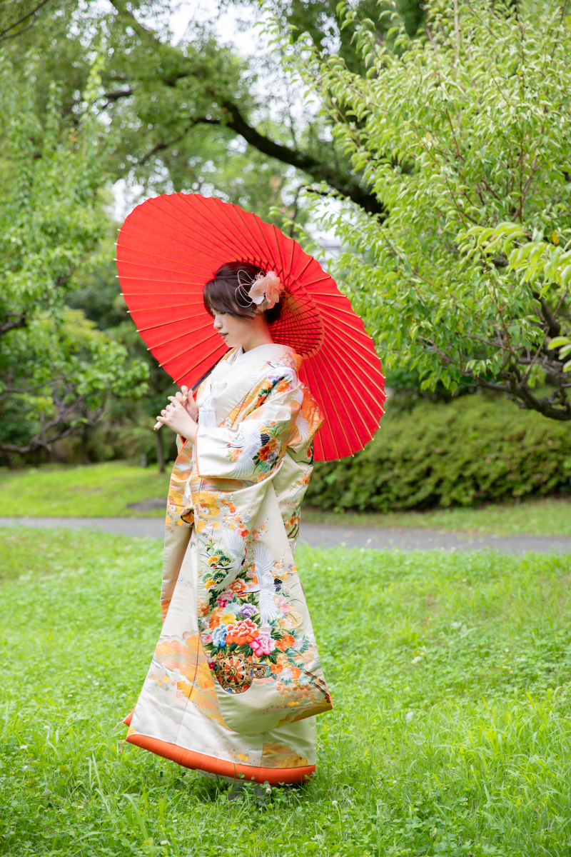 赤の番傘が映える一枚