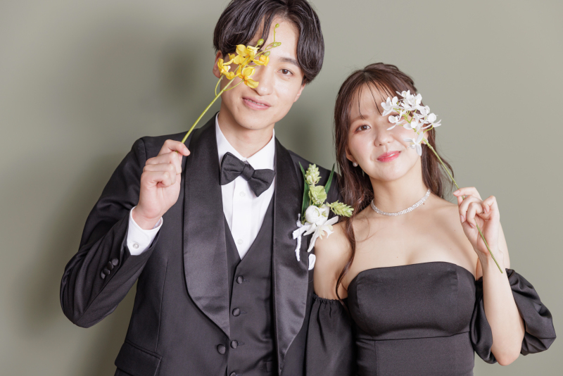 一輪のお花が可愛いポーズ♪