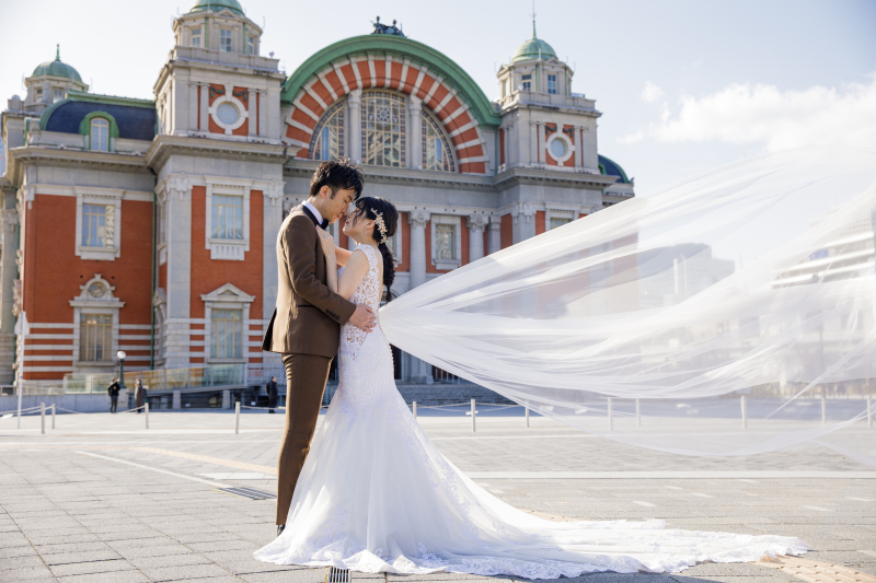 中之島公会堂をバックに