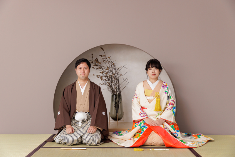 お座敷での定番の正座ショット。