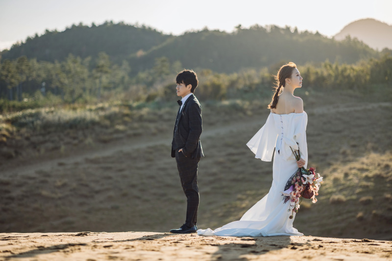 【写真+動画ロケーション撮影】広大な景色の砂丘や岩場で撮影!洋装1点♪スタートキャンペーン350,000円→280,000円