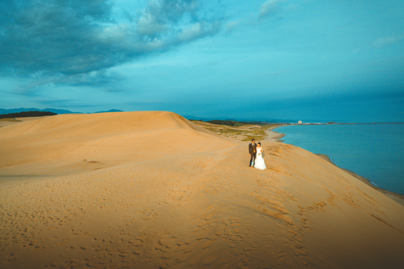 【写真+動画ロケーション撮影】広大な景色の砂丘や岩場で撮影!洋装1点♪スタートキャンペーン350,000円→280,000円