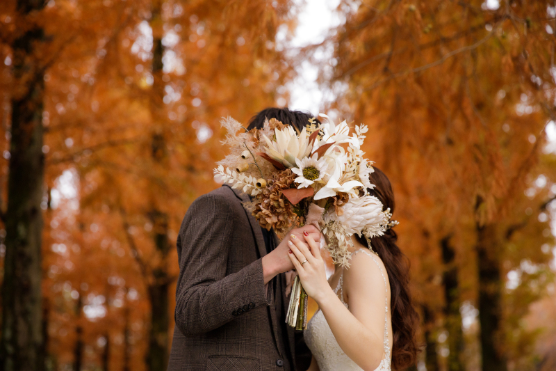 【ロケーション撮影】緑に囲まれたロケーション★鶴見緑地公園で自然を感じながらお二人らしい撮影を☆洋装1点プラン!130,000円