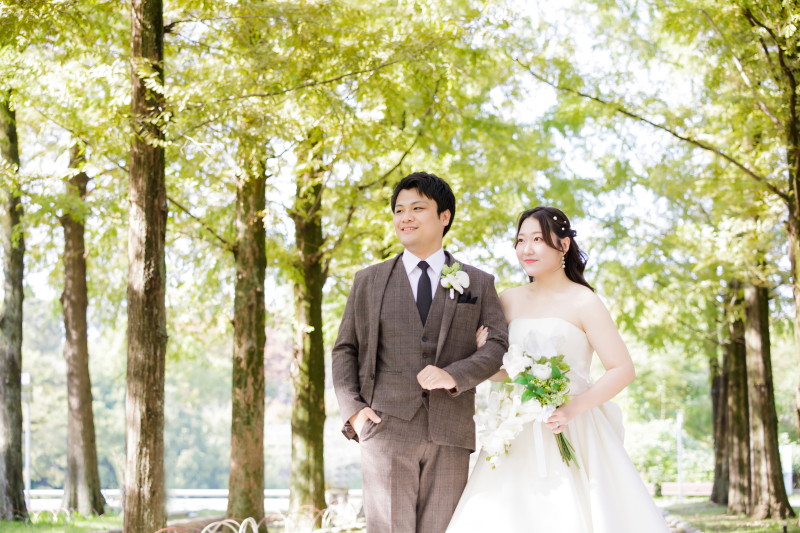 【ロケーション撮影】緑に囲まれたロケーション★鶴見緑地公園で自然を感じながらお二人らしい撮影を☆洋装1点プラン!130,000円