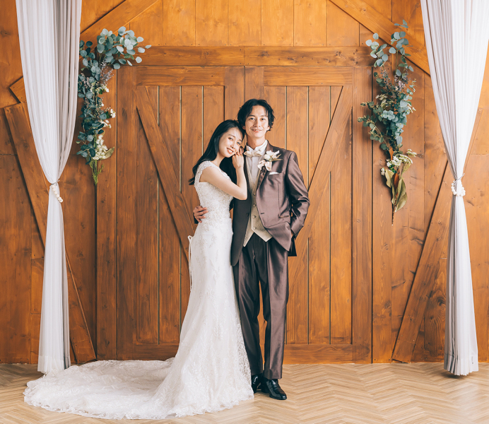 【スタンダードコース】洋装プラン！新郎新婦1着ずつのレンタルでデザイン写真集とウッドパネル、データ付きプラン