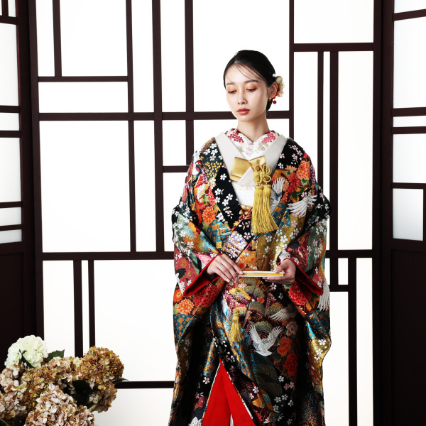 【スタンダードコース】和装&洋装プラン!新郎新婦1着ずつレンタル、デザイン写真集とインテリアに最適ウッドパネルとデータ付きプラン