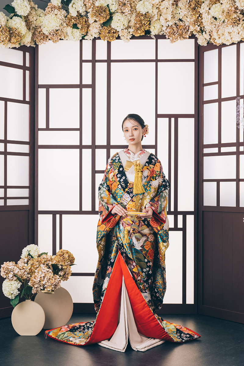 【デラックスコース】和装プラン!店内すべての衣装から新郎新婦それぞれ1着ずつのレンタル&デザイン写真集、ウッドパネルとデータ付き