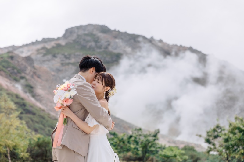 硫黄山をバックに・・・