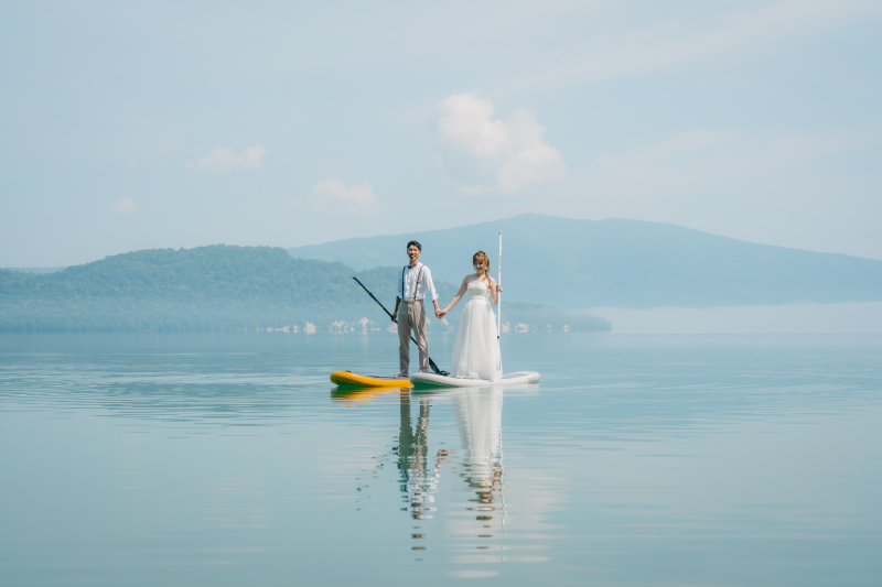雄大な景色をバックに