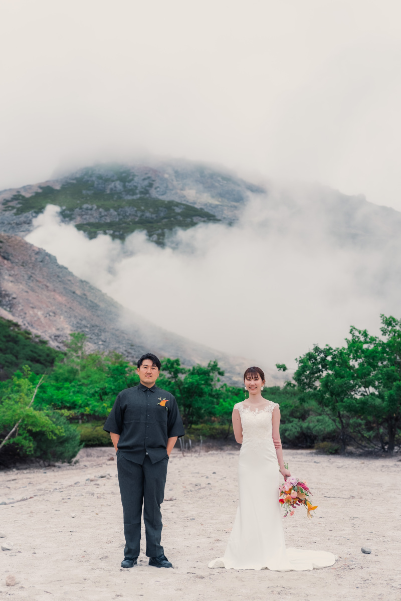 <硫黄山>で撮影するウエディングフォト(洋装1着+データお渡し100カット)