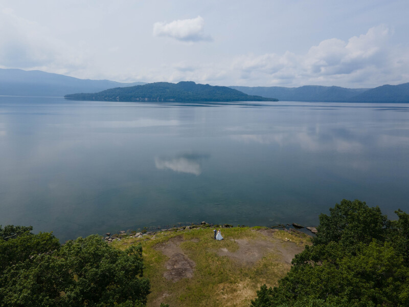 <屈斜路湖>で撮影するロケーションフォトプラン (洋装1着+データお渡し100カット)