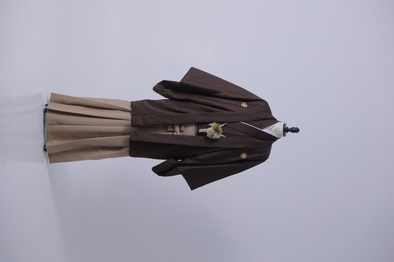 ブラウン紋付&times;ブラウン袴