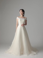 ノースリーブ後ろレーストレーン