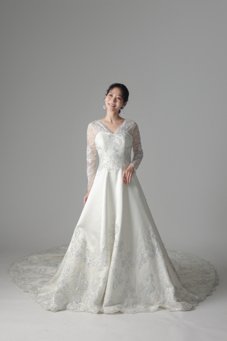 シルバースパン刺繍 ロングスリーブ付き